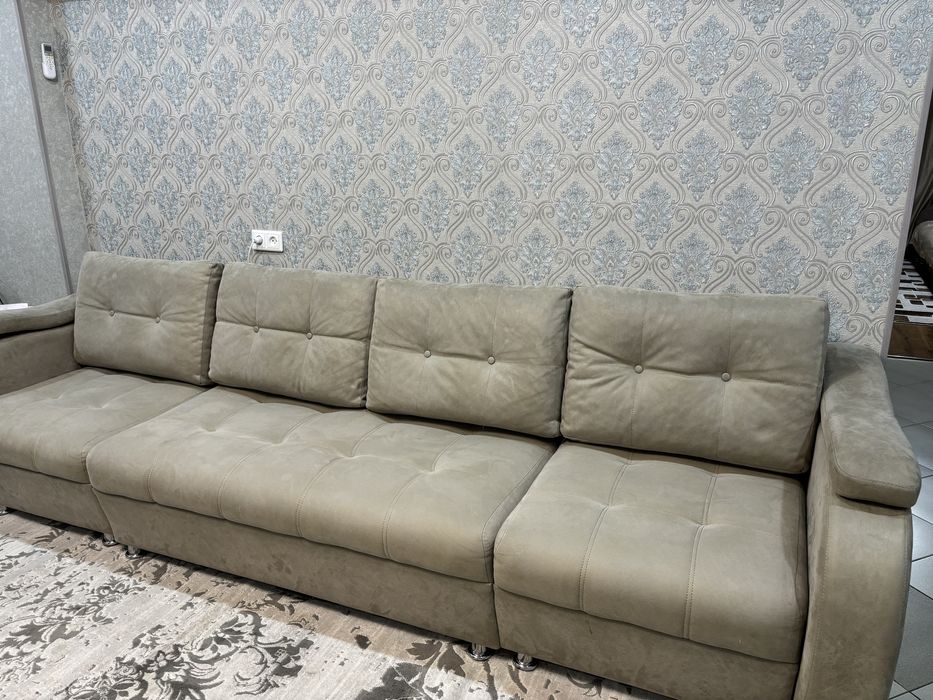 Продам диван для гостиной