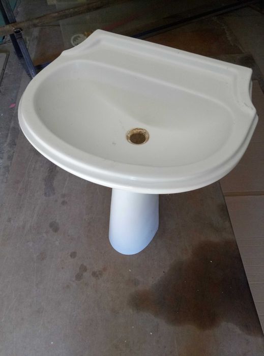 Продам раковину с пьедесталом