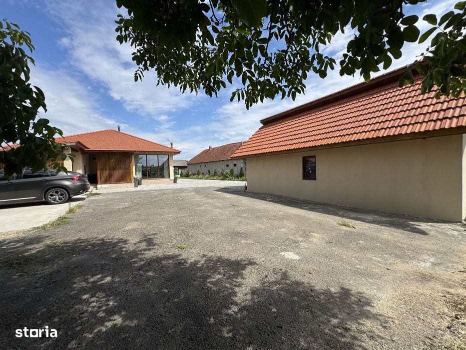 Casa cu 3 dormitoare, Living , Bucatarie, Dining, Caraseu, 15 Km de Sa