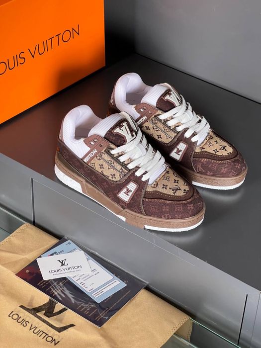 Adidasi Louis Vuitton noi