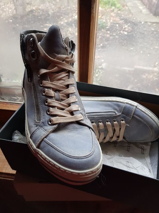 Продам или меняю  обувь 42р