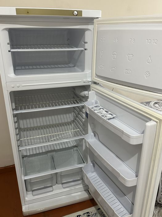 Холодильник indesit