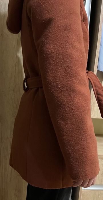 Vând palton mustariu