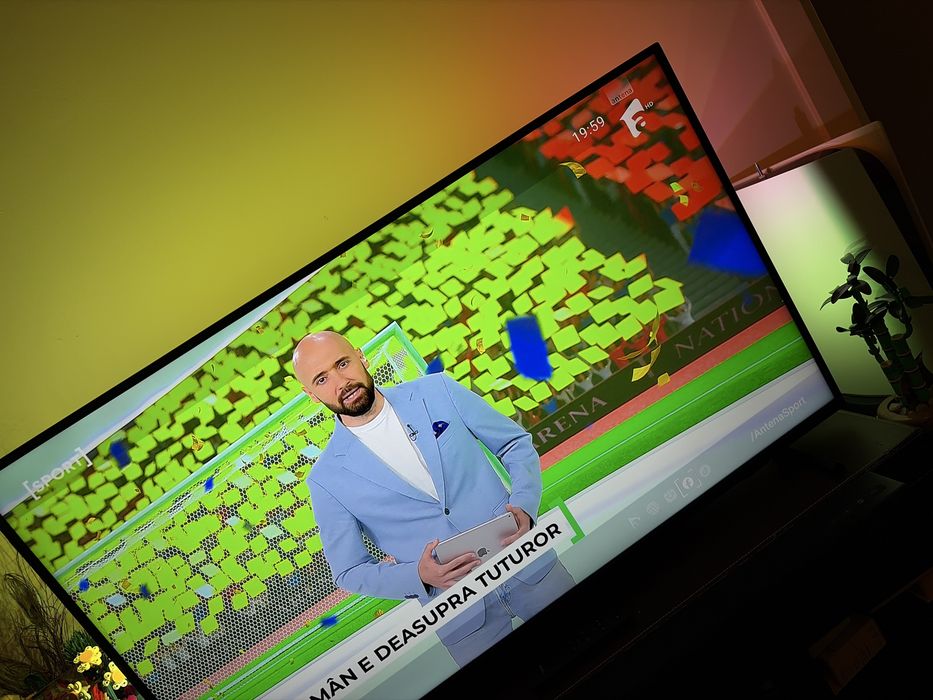 TV Philips Ambilight 108cm