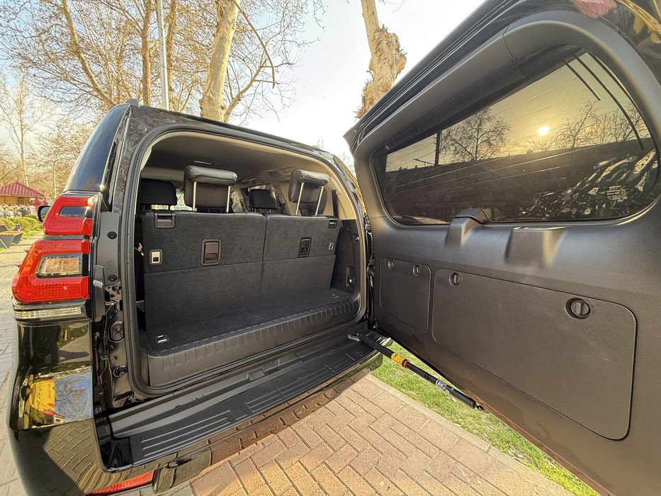 Продам тойота ленд кравсер прада 2023 года без красок без царапин