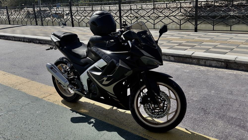 Sport bike motosikl -200cc tortishlari zo’r