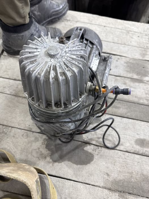 Компрессор воздушный советский рабочий