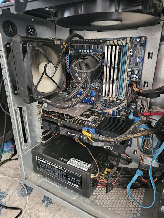 Vand pc  in stare perfecta