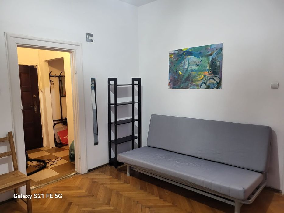 Închiriez apartament 3 camere ultracentral
