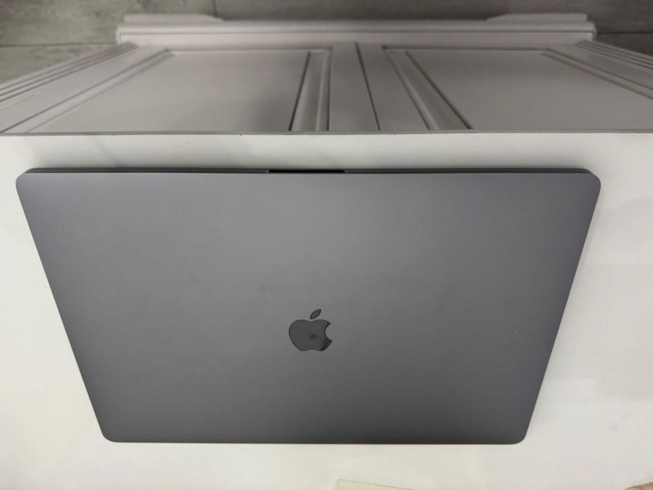 MacBook Pro 16” 2019 i7 6-Core / 16GB RAM / Baterie Foarte Bună