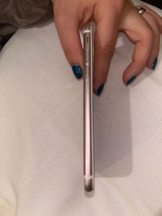 iPhone 7 в отлично състояние , 100%батерия