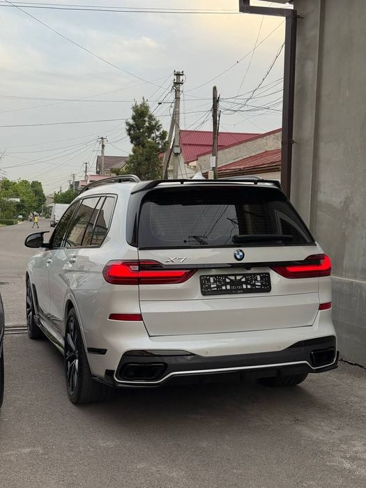 BMW X7 2021 — 2
