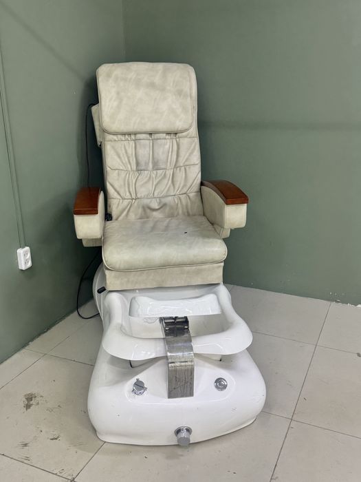 Массажное педикюрное кресло