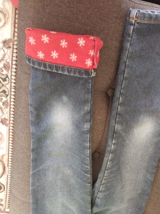 Продам джинсовый комбинезон для девочек с начёсом