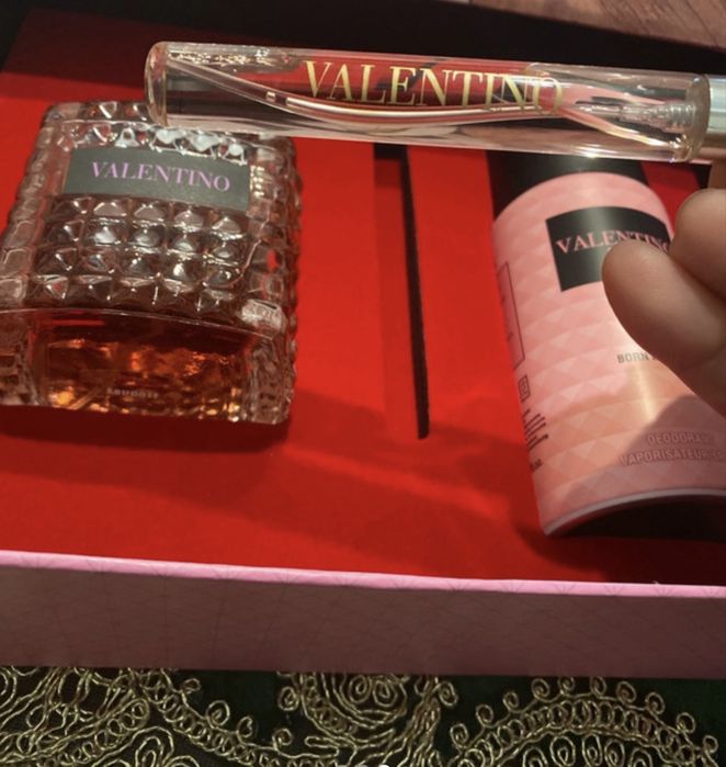Parfum pentru femei, Valentino.