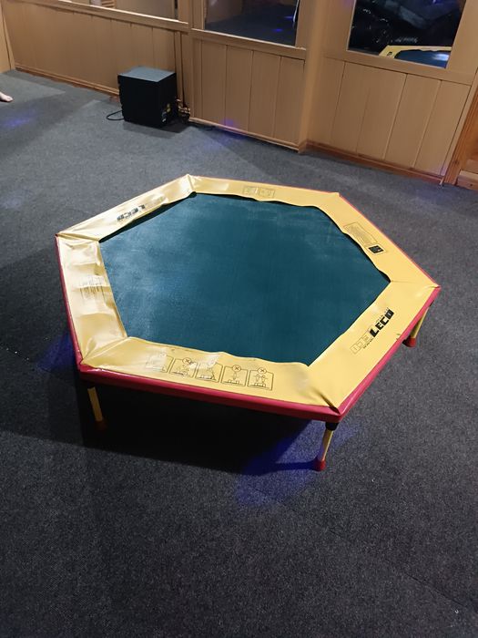 Продам батут до 90 килограмм