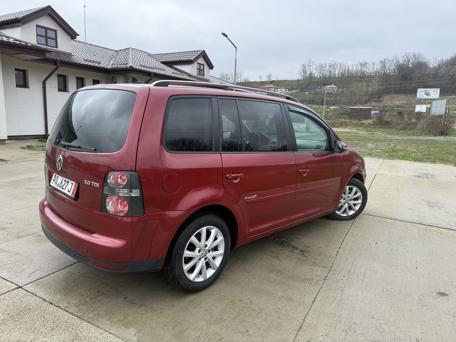 VW TOURAN 2.0tdi* 140cp* 2010* Impecabil!!!