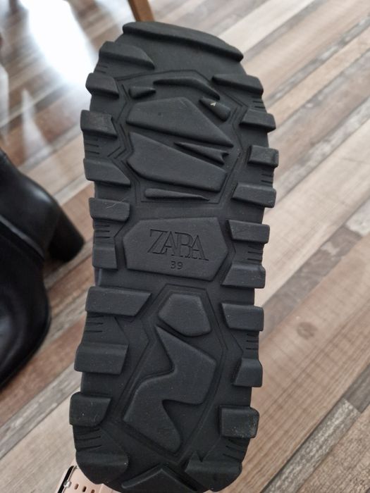 Ghete imblanite de faș Zara