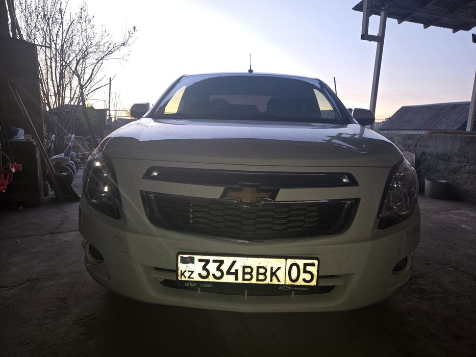 Автомобиль шеврое кобальт