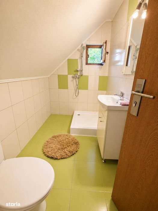 Vindem casa in Corbu