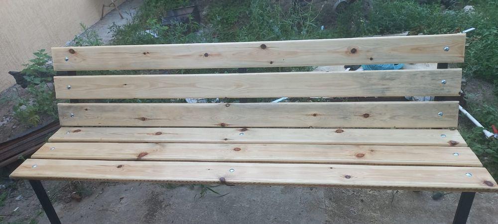 Продам лавочку длина  2 метра