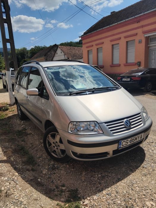 Vw sharan 1,9 diesel 131  cai acte la zi se da doar cu fiscal pe loc.
