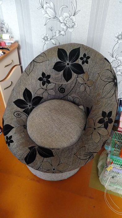 Продам диван с пуфом