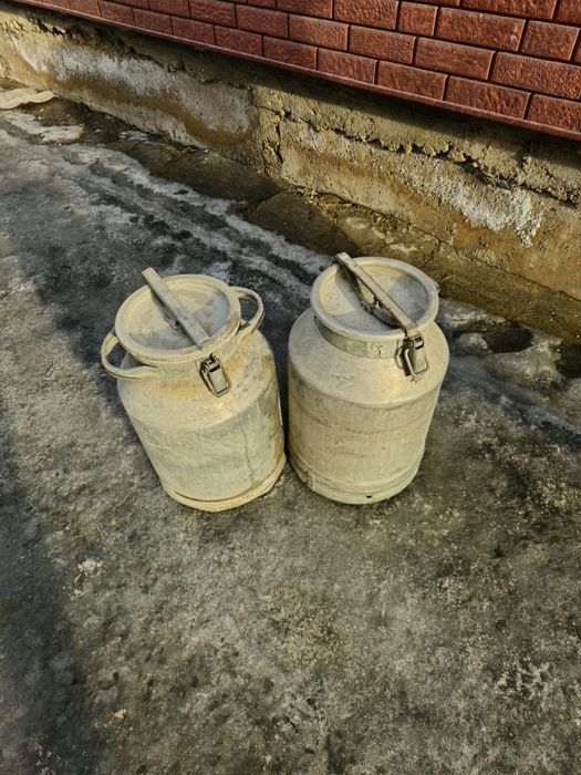 Продам 2 флаги 40 литров