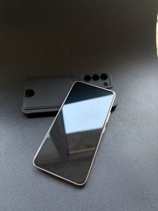 Продам Samsung S22 5G телефон