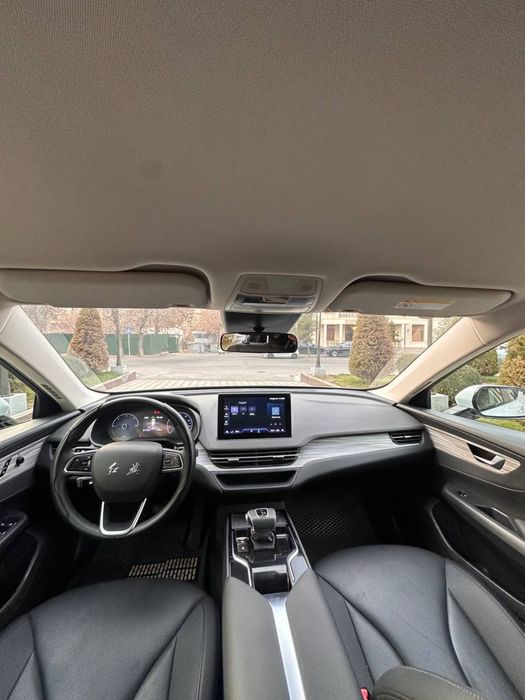 Hongqi e-qm 5 в рассрочку