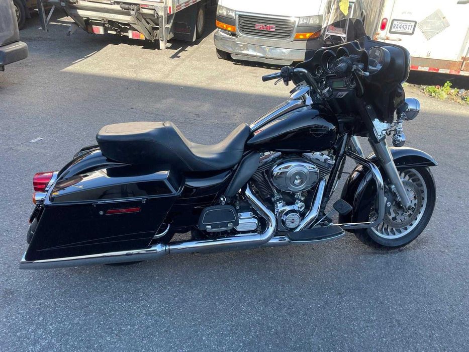 2012 Harley Davidson Electra Glide Clasic FLHTC - import Canada