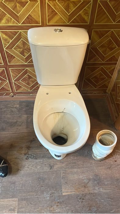 Унитаз в хорошем состоянии