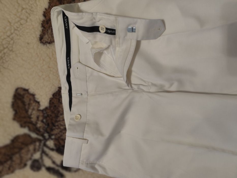 Costum elegant pentru ocazii