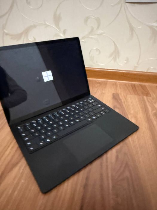 Micrasoft surfeys i7 10