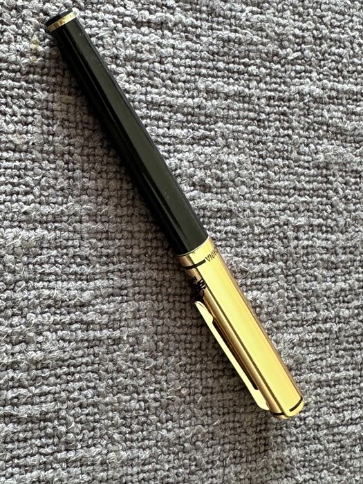 Stilou chinezesc Hero 240 deosebit