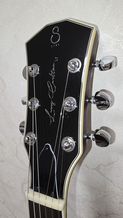 Продам электрогитару