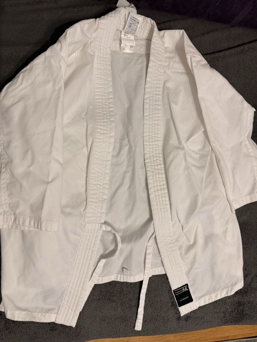 Vând 2 buc kimono karate copii