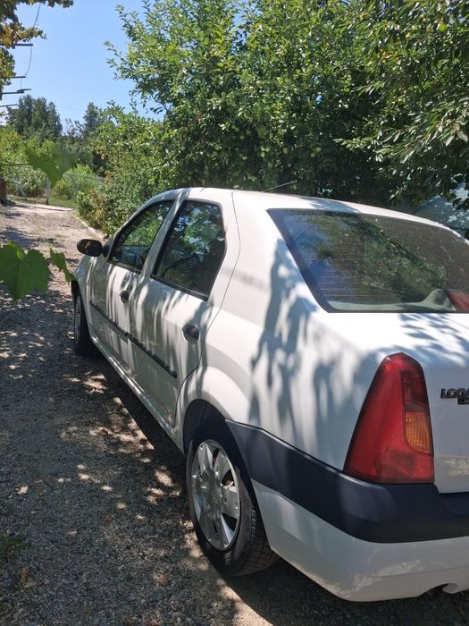 Dacia Logan 1.4 benzină an 2004