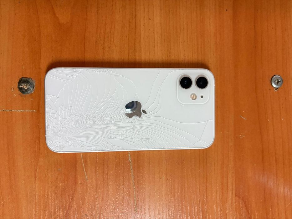 iPhone 12 продам!