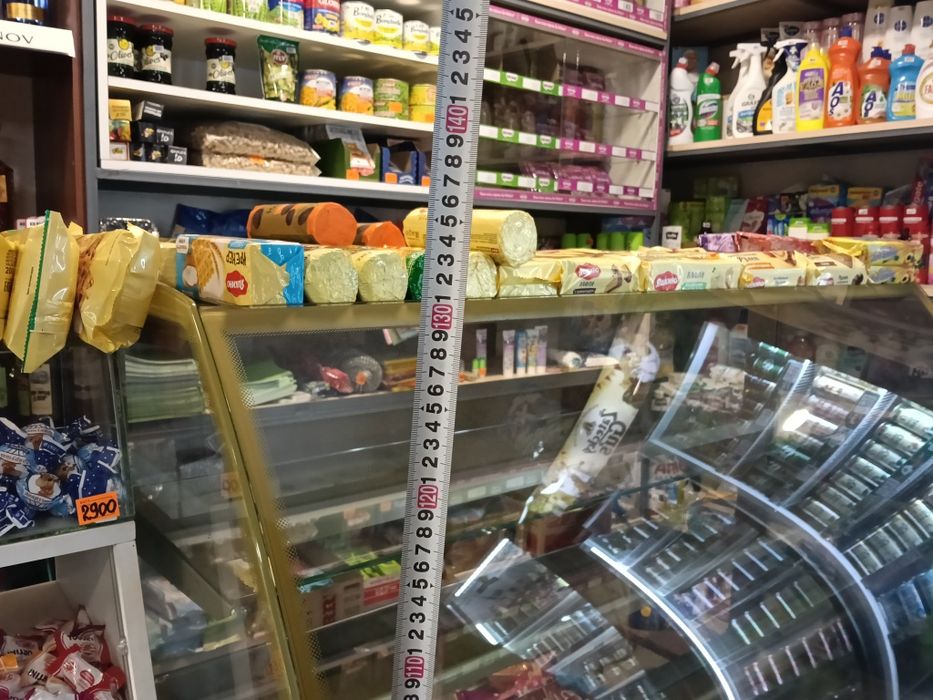 Продам ветрину (холодильник) для магазина