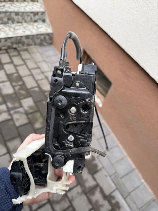 Usa/usi geam/geamuri bandou broasca cheder