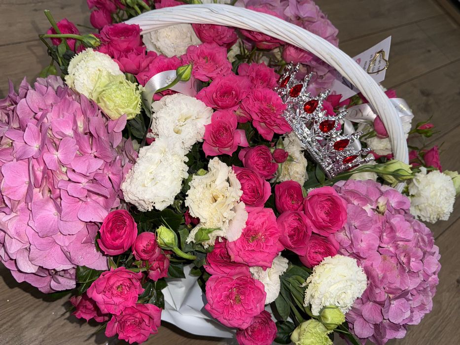 Цветы в корзине Астана