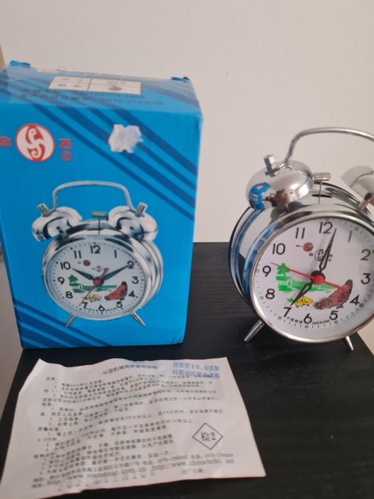 Ceas  mecanic vechi  neutilizat ,seiko quart si mecanism pendula janta