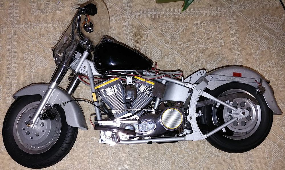 Harley Davidson FatBoy 1/4 DeAgostini macheta metal