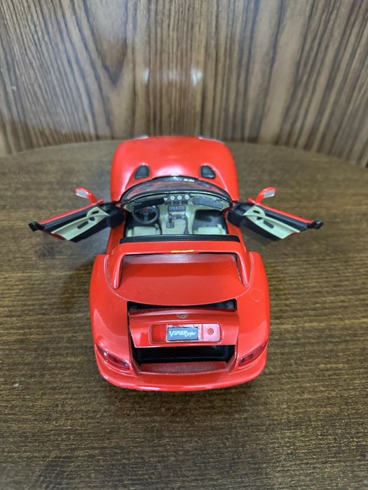 Метални Коли Dodge 1:18