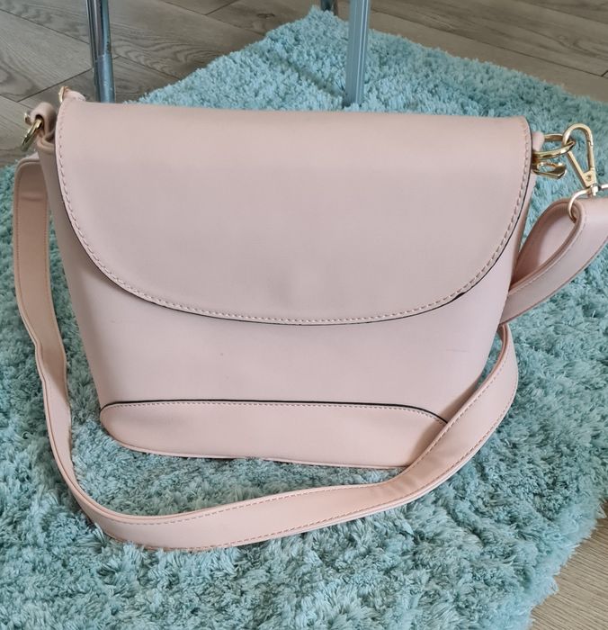 Geanta roz imitatie piele