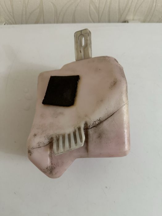 Продам бачок омывателя на бмв е36