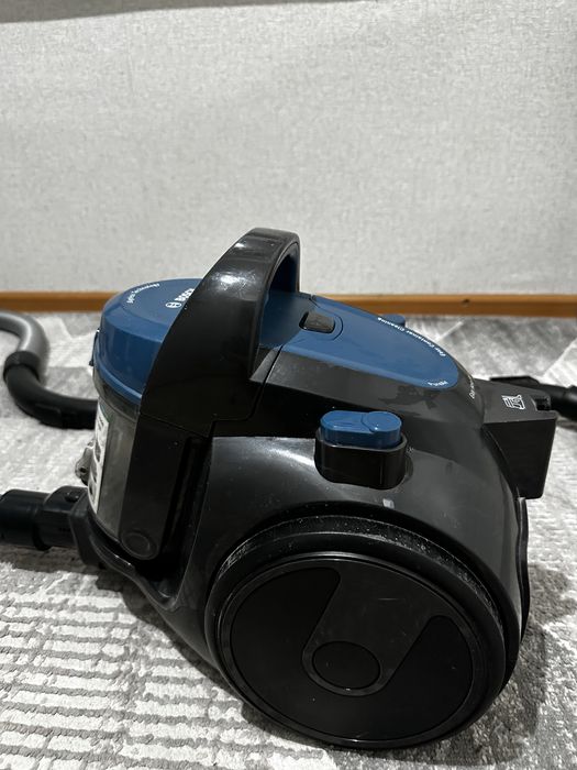 Продам пылесос Bosch BGS05A220