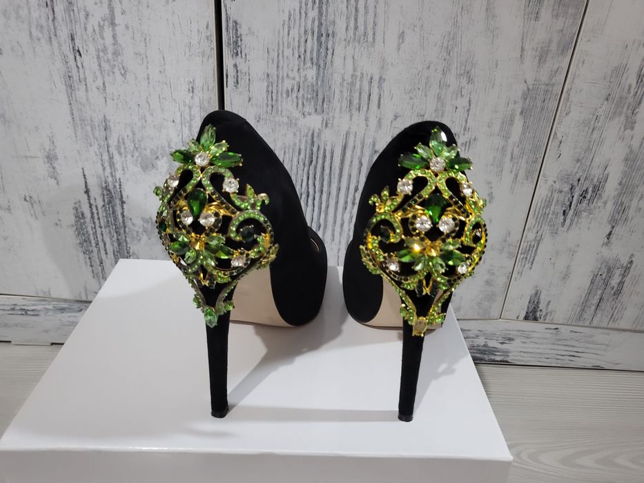 Различни обувки за ежедневие