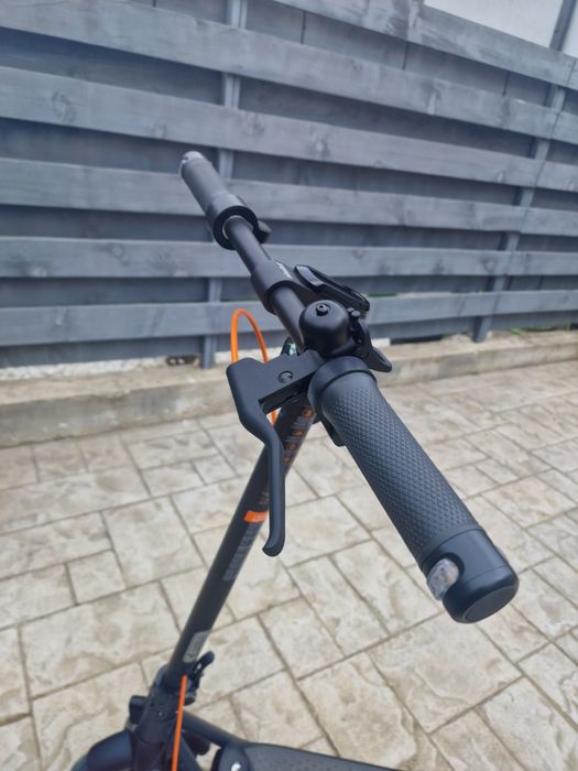 Trotinetă electrică Ninebot F2 Plus